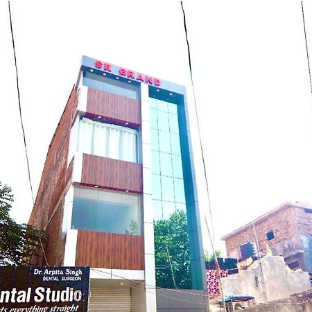 Hotel Sr Grand Gorakhpur Bagian luar foto